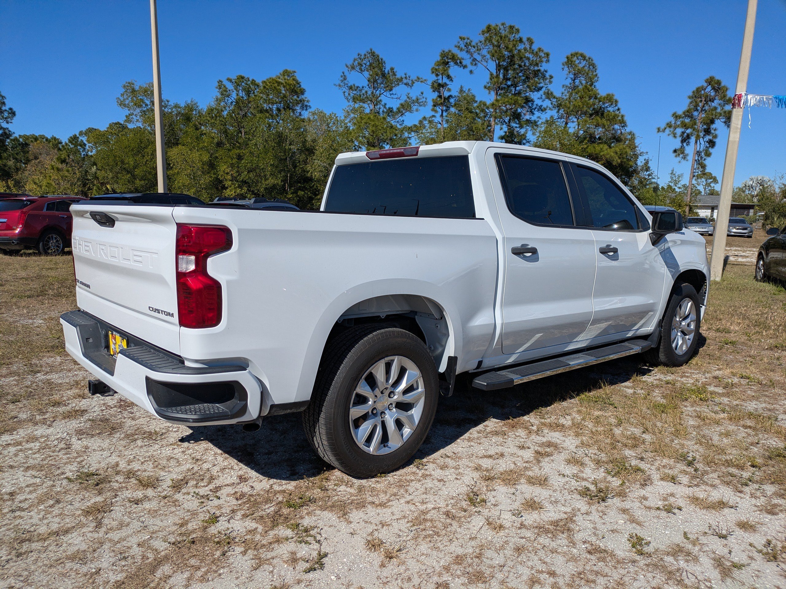 Used 2022 Summit White Chevrolet Custom image 4