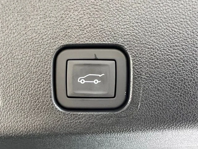 2026 GMC Acadia AT4 - Photo 25