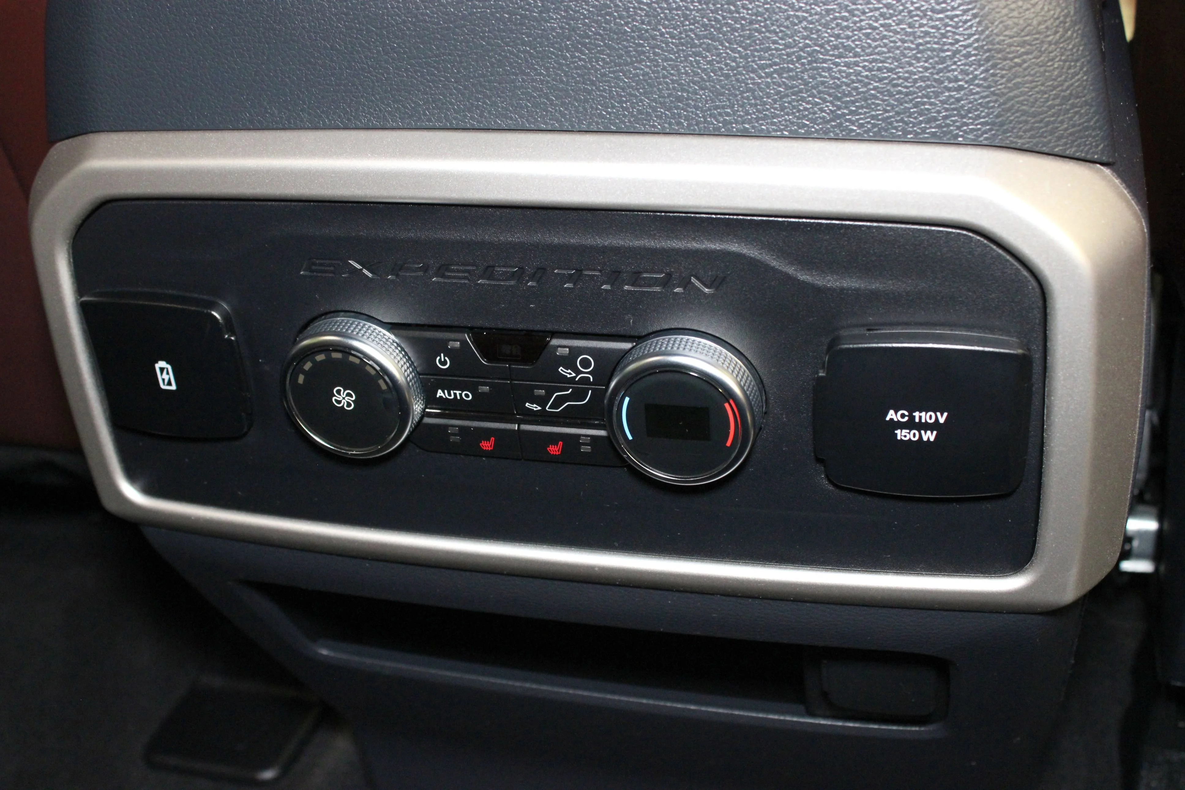 Used 2024 Silver Metallic Ford Limited image 17