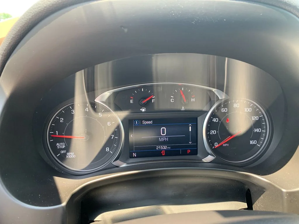 Used 2024 Silver GMC SLE image 28
