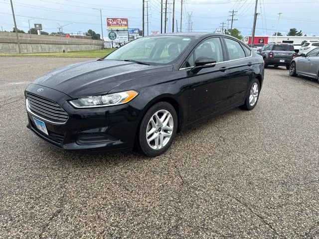 Used 2016 Black Ford SE image 2
