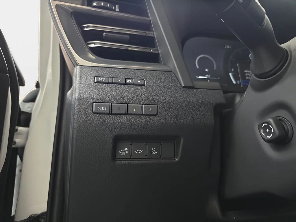 New 2026 Eminent White Pearl Lexus PREMIUM PLUS image 24