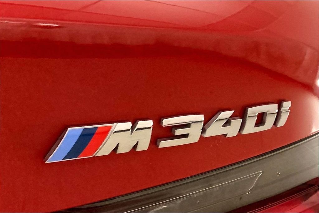 Used 2023 Melbourne Red Metallic BMW  image 30