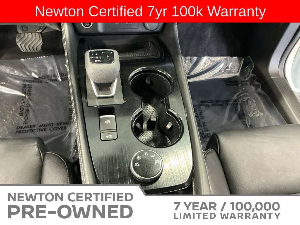 Certified Used 2023 Pearl White Tricoat/Super Black Nissan SL image 20