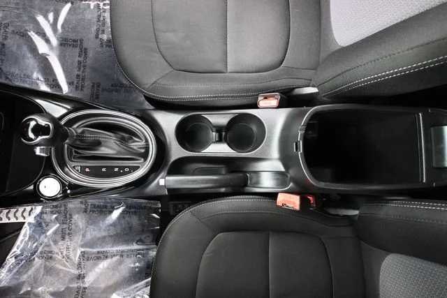 Used 2019 Green Kia Plus image 35