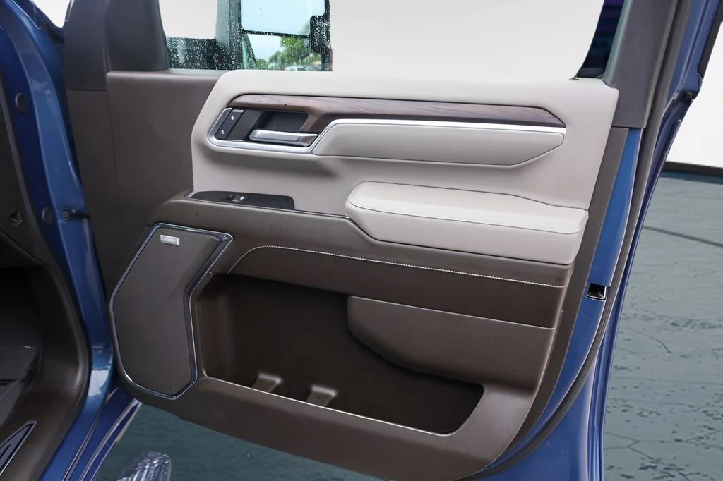 Used 2024 Blue GMC SLT image 32