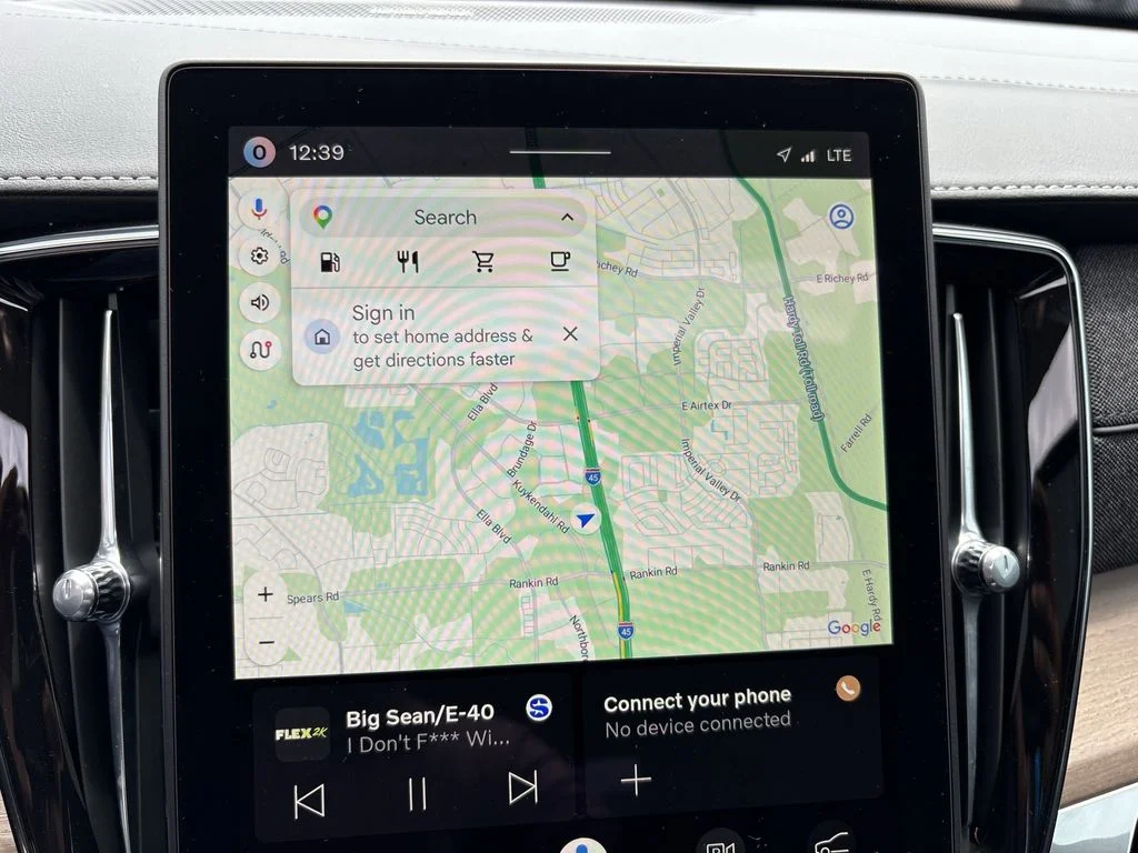 New 2026 Aurora Silver Volvo Plus image 19