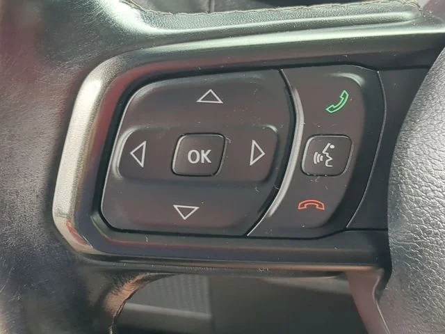 Used 2020 Orange Jeep Sport S image 17