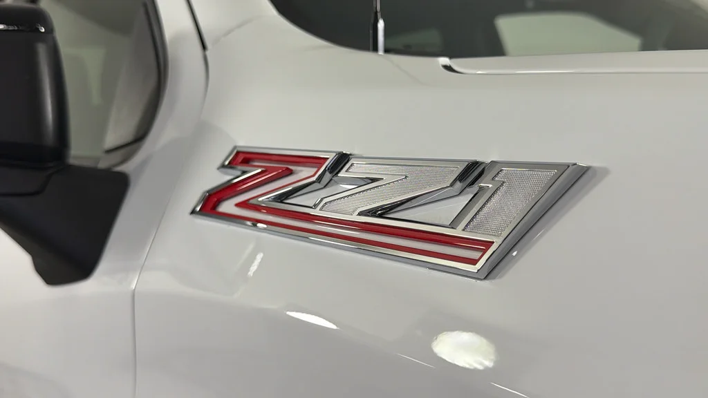 Used 2025 Summit White Chevrolet LT Trail Boss image 38