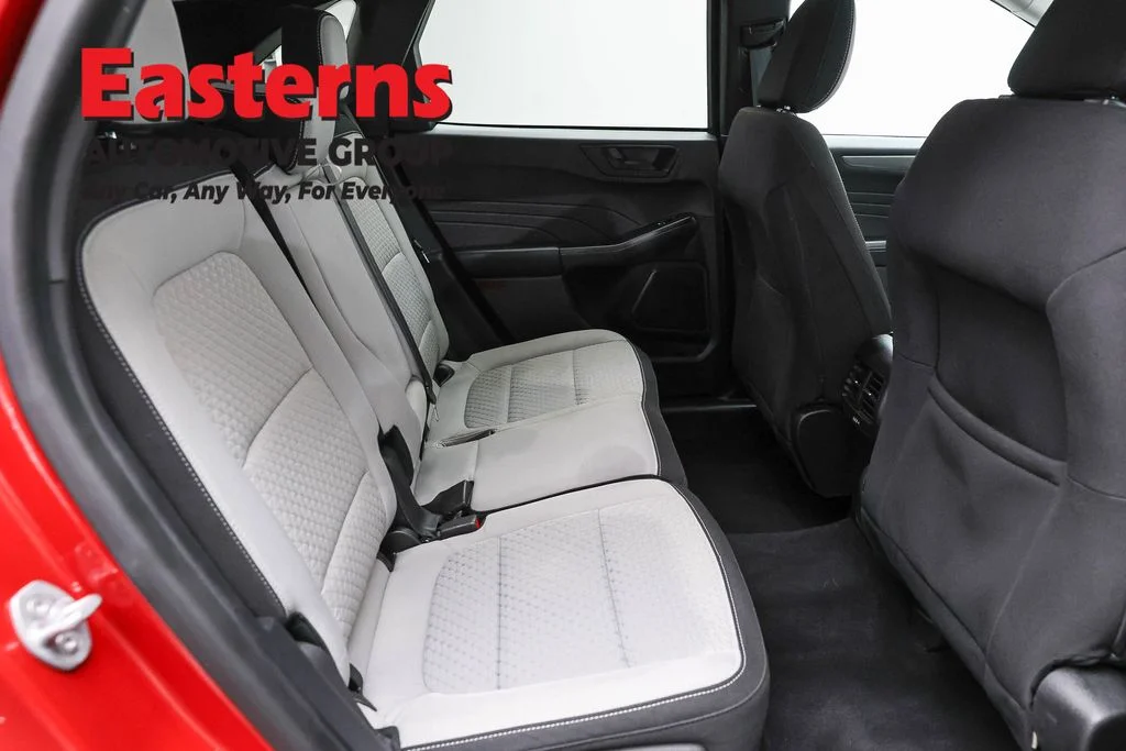 Used 2023 Red Ford Active image 24