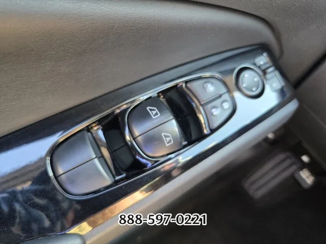 Used 2025 Super Black NISSAN 2.5 SR image 31