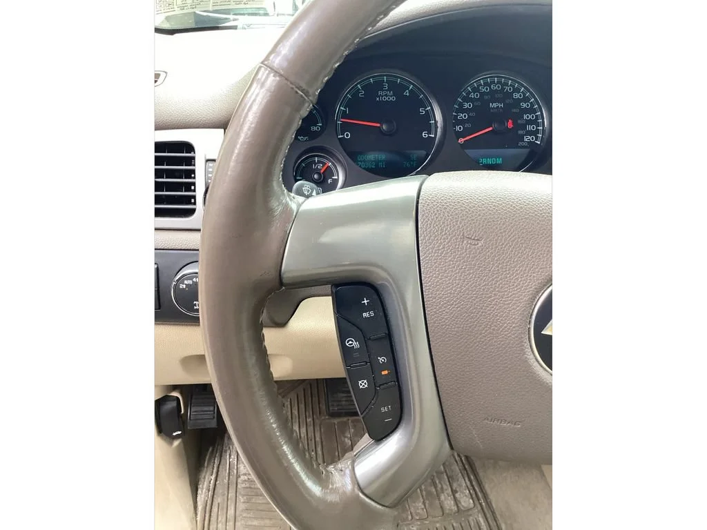 Used 2012 WHITE DIAMOND TRICOAT Chevrolet LTZ image 34
