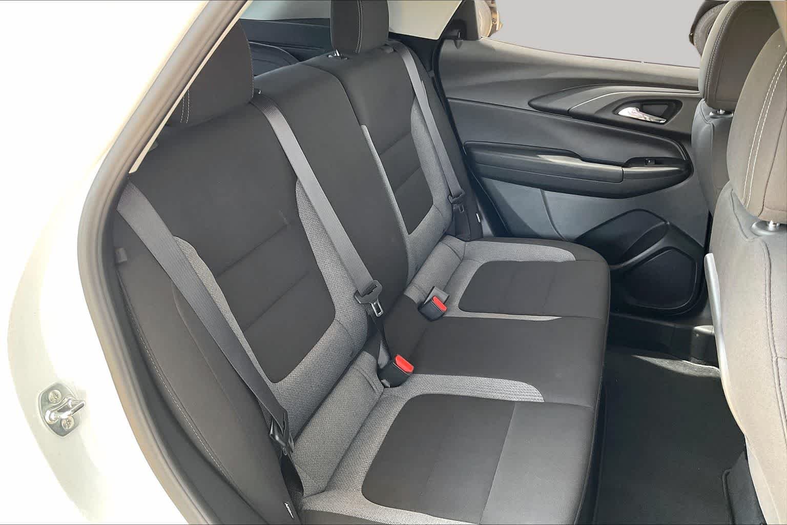 Used 2025 Summit White Chevrolet LS image 18