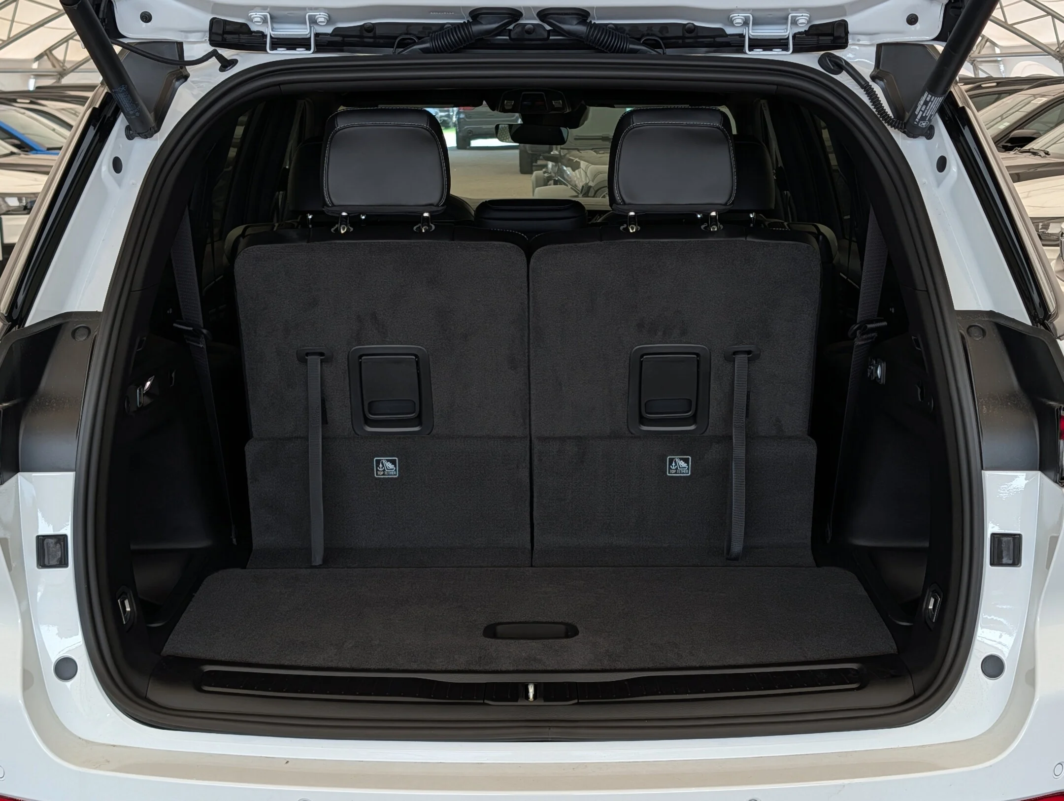 New 2026 White Jeep Altitude - - 4x4 - Power Sunroof - Trailer Tow Pkg - 20 Black Wheels - Remote Start & More! image 28
