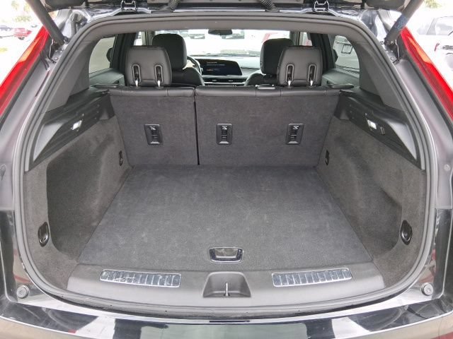 Used 2025 Stellar Black Metallic Cadillac Premium Luxury image 6