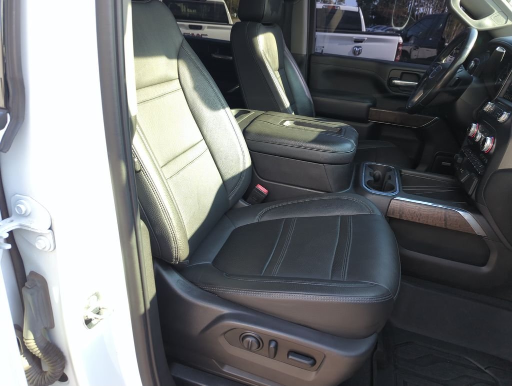 Used 2021 White GMC Denali image 37