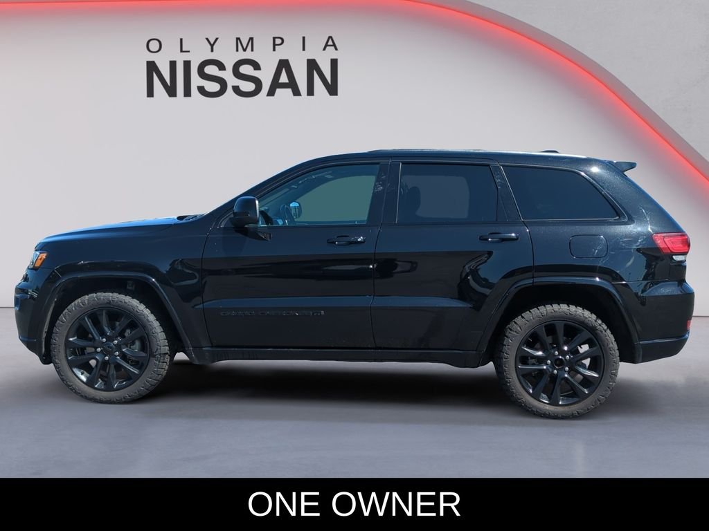 Used 2022 Black Jeep Laredo X image 3