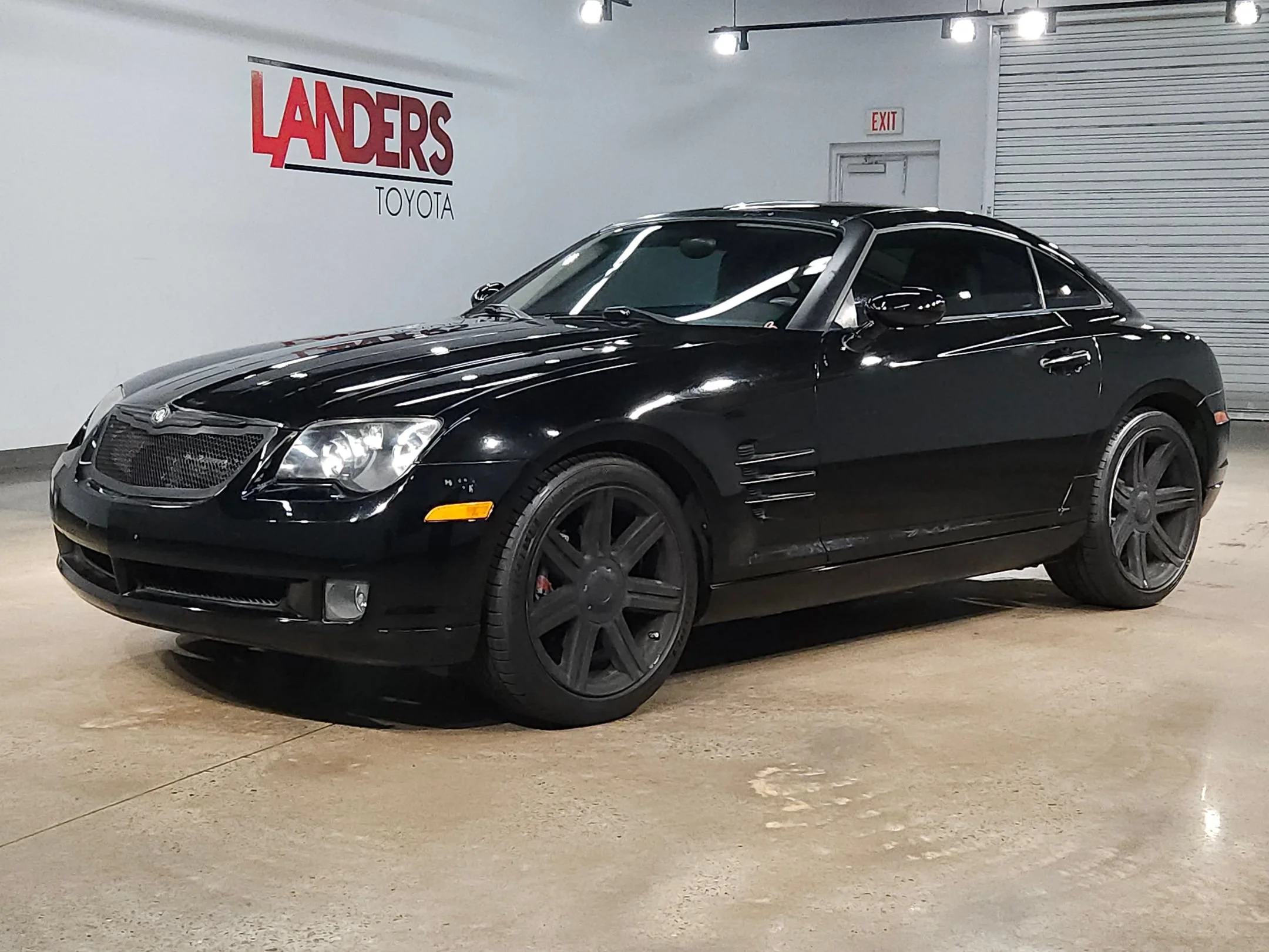 Used 2004 Black Chrysler  image 3