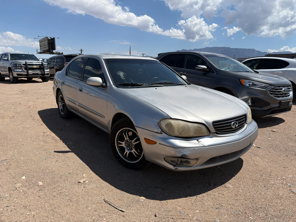 Used 2002  INFINITI Luxury image 3