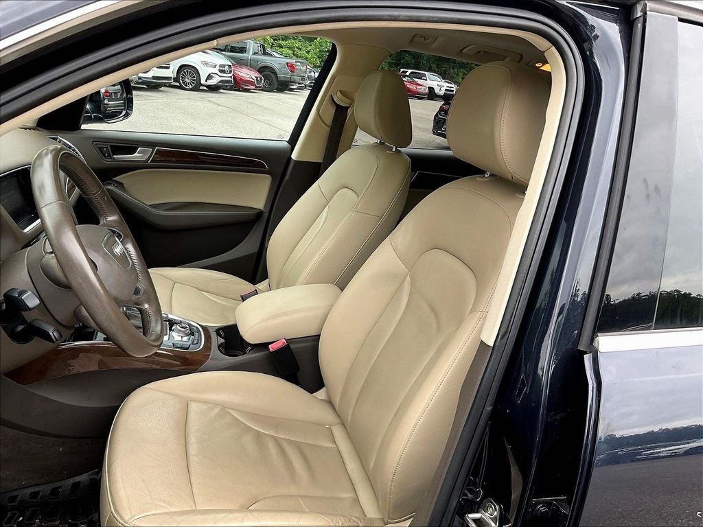 Used 2017 Moonlight Blue Metallic Audi 2.0T Premium image 4