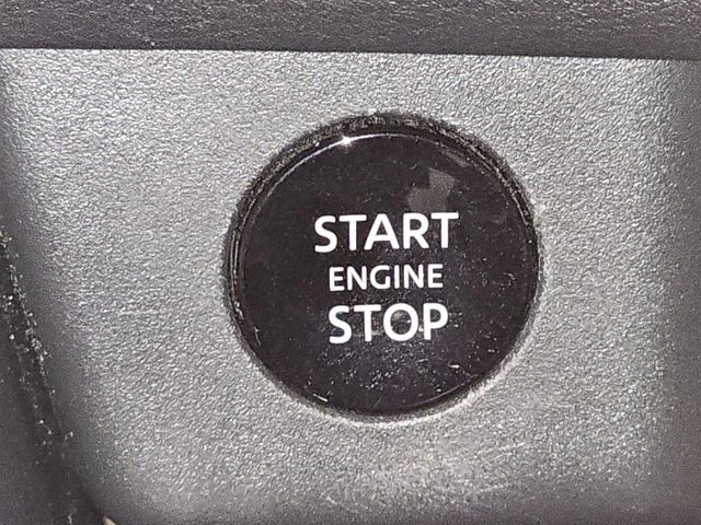 Used 2025 Red Nissan Platinum image 19