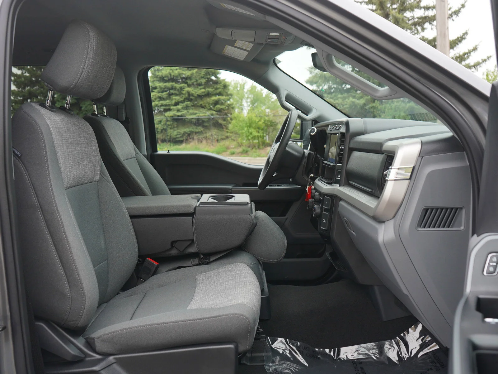 Used 2024 Carbonized Gray Metallic Ford XLT image 12