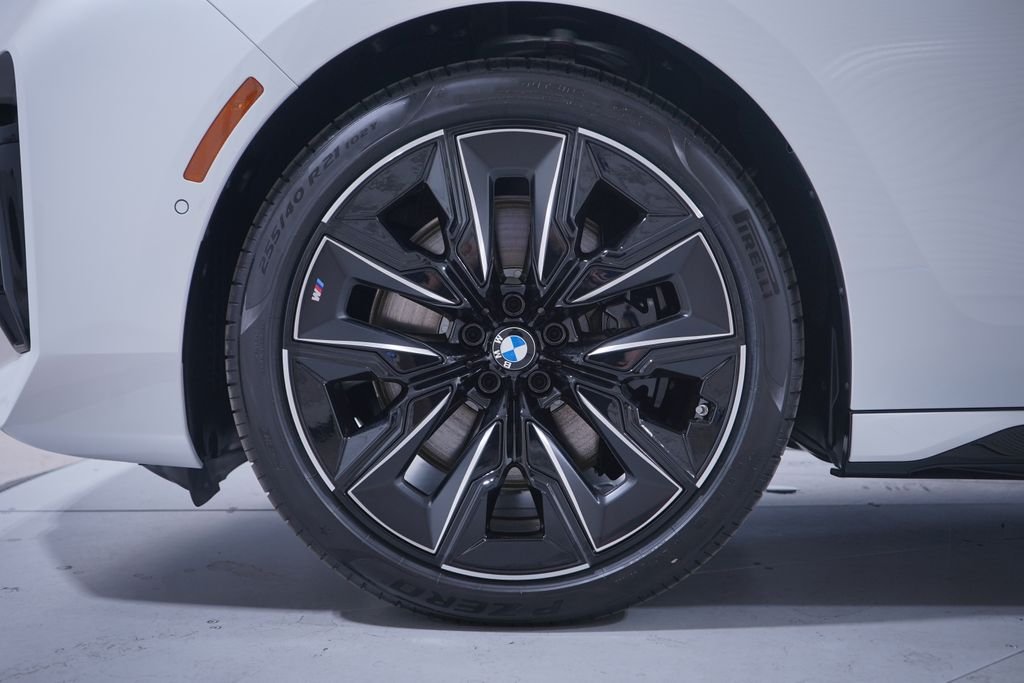 Used 2026 Mineral White Metallic BMW 740i image 2