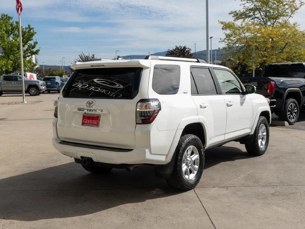 Used 2020 White Toyota SR5 Premium image 7
