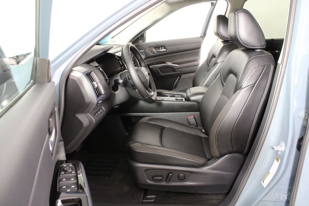 Used 2026 Green Nissan SL image 25