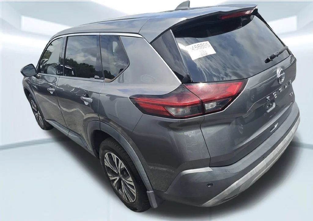 Used 2021 Gray Nissan SV image 4