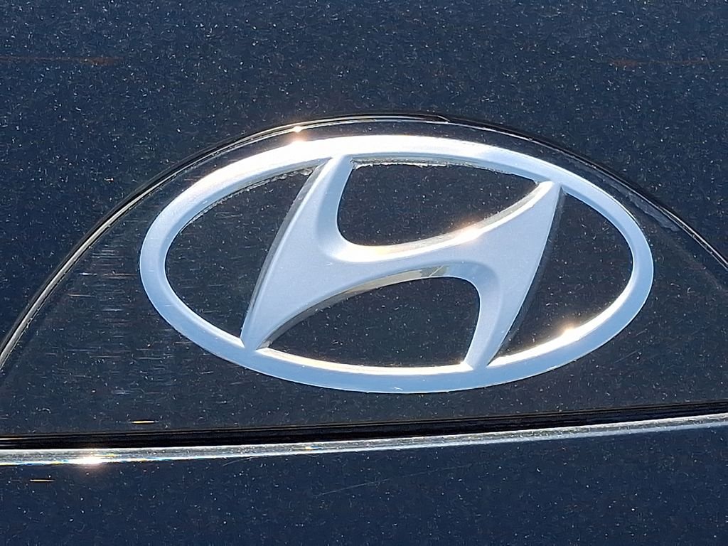 Used 2023 Black Hyundai SEL image 29