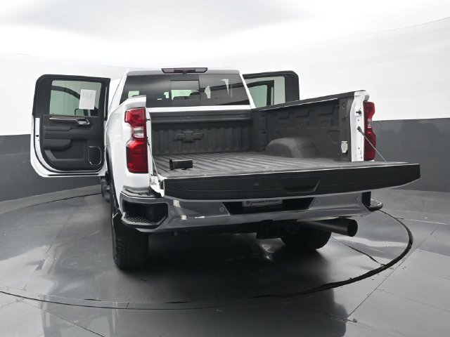Used 2024 Summit White Chevrolet LT image 35