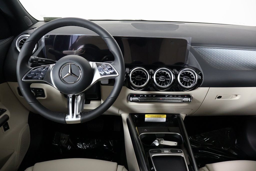 New 2026 Night Black Mercedes-Benz GLA 250 image 4