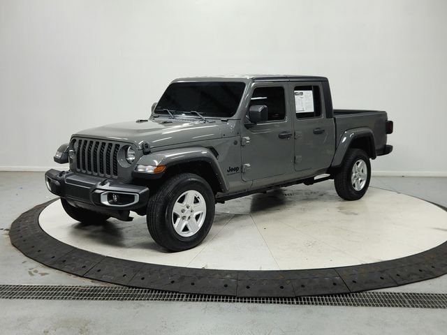 Used 2022 Gray Jeep Sport image 4