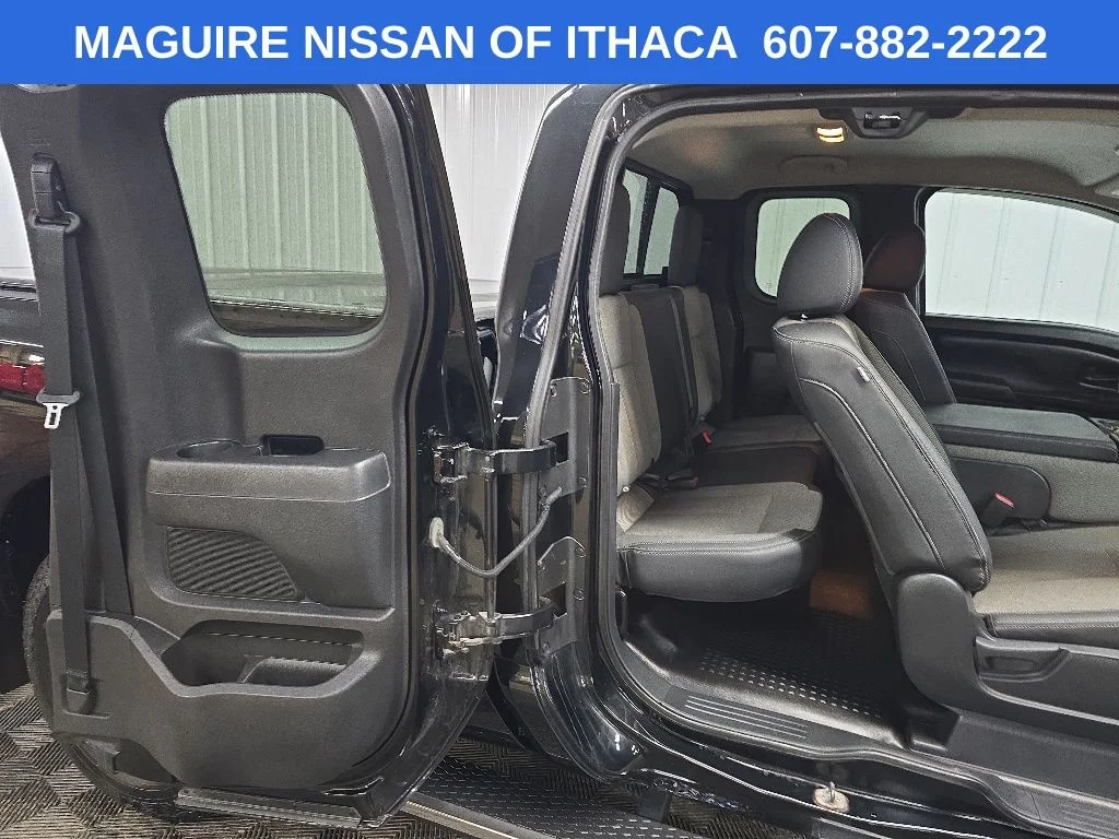Used 2018 Black Nissan S image 17