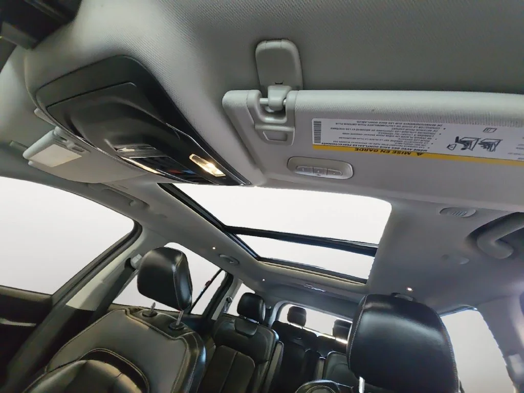 Used 2022 White Jeep Limited image 17