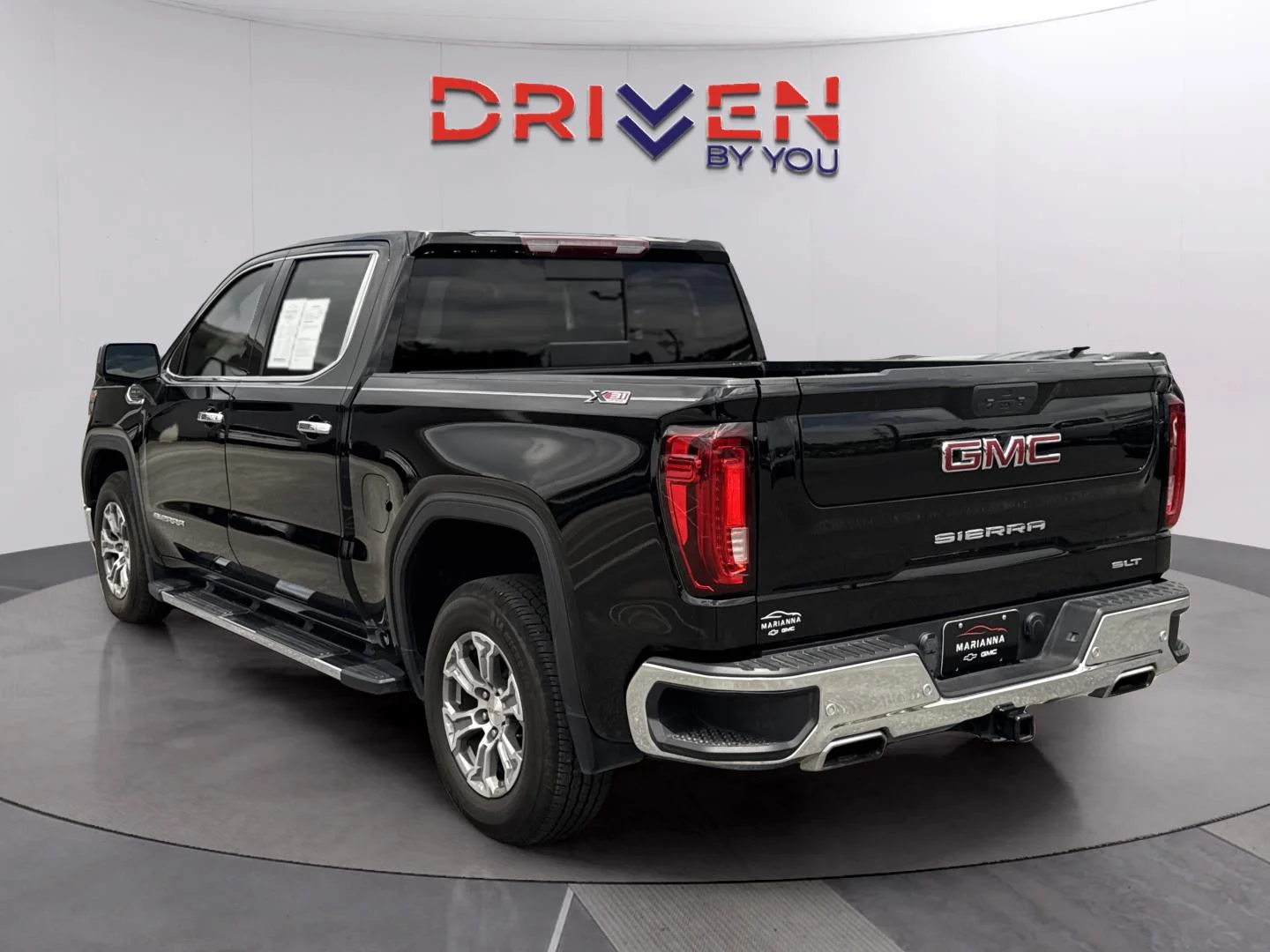 Used 2021 ONYX BLACK GMC SLT image 3