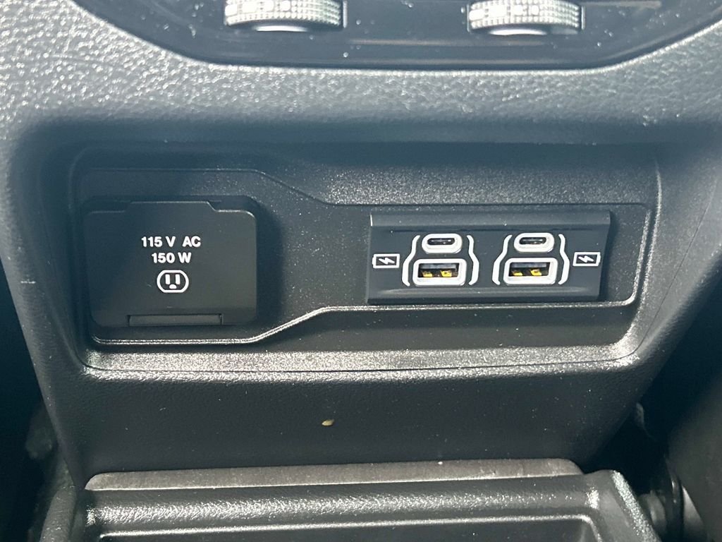 Used 2023 Black Jeep Altitude image 19