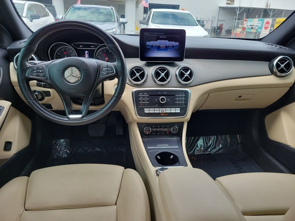 Used 2020 White Mercedes-Benz GLA 250 image 17