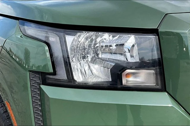 Used 2024 Green Nissan SV image 31