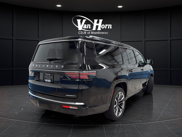 Used 2023 Diamond Black Crystal Pearlcoat Jeep Series III image 7