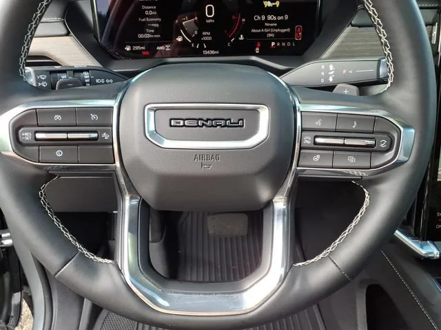 2024 GMC Acadia Denali - Photo 24