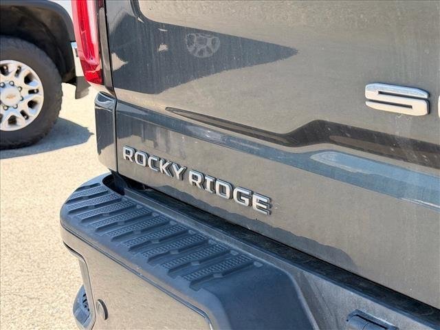 Used 2021 Dark Sky Metallic GMC AT4 image 11