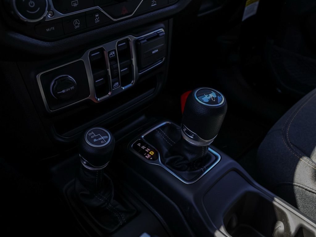 New 2026 Black Clear-Coat Exterior Paint Jeep Sport S image 30