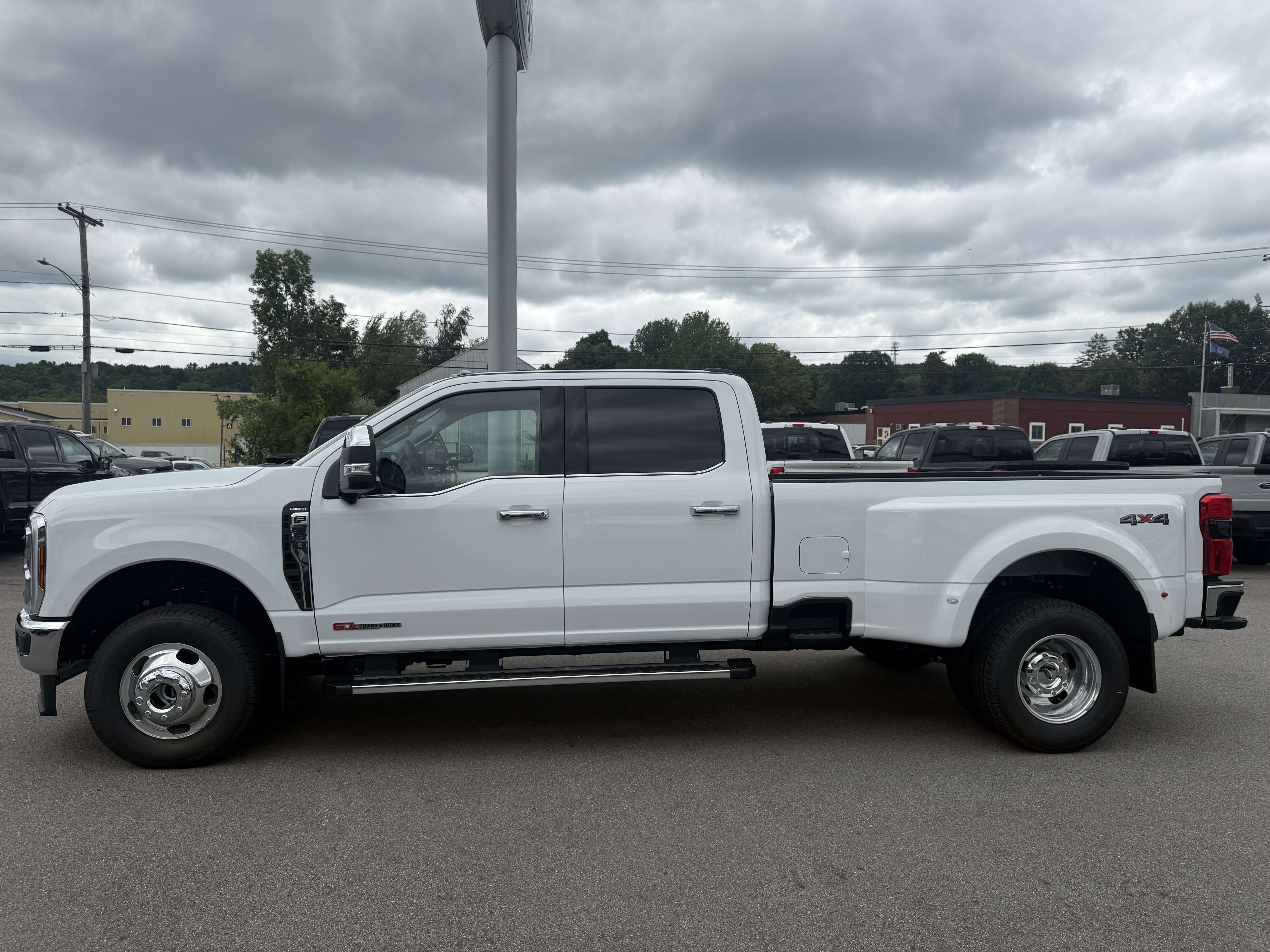 New 2026 Oxford White Ford F-350® Lariat® image 10