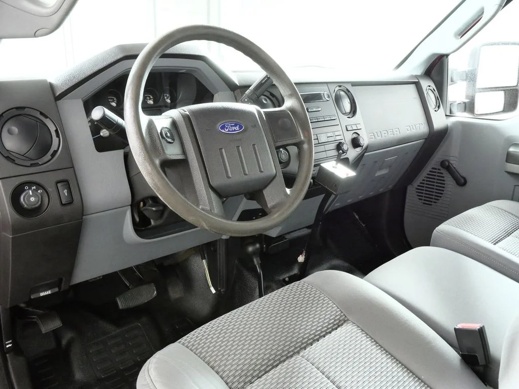 Used 2015 Red Ford XL image 4
