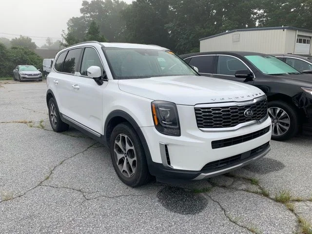 Used 2020 Snow White Pearl Kia EX image 2
