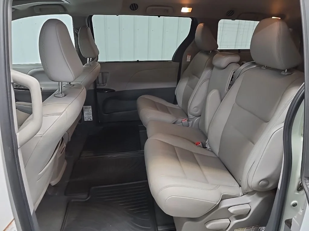Used 2020 White Toyota XLE image 32