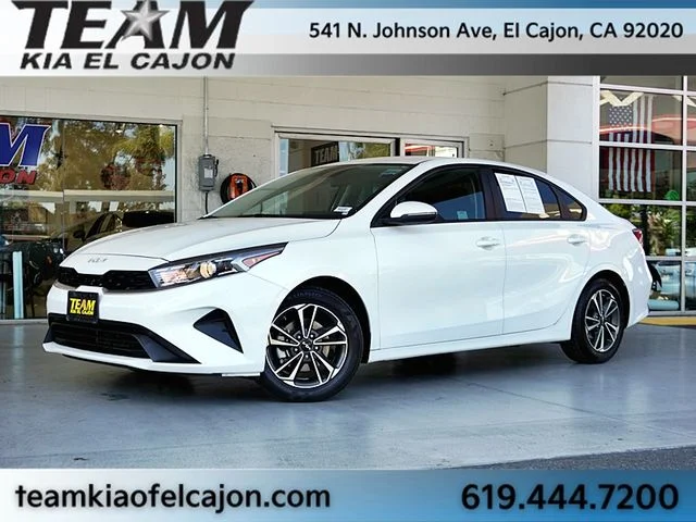 Used 2024 White Kia LXS image 2