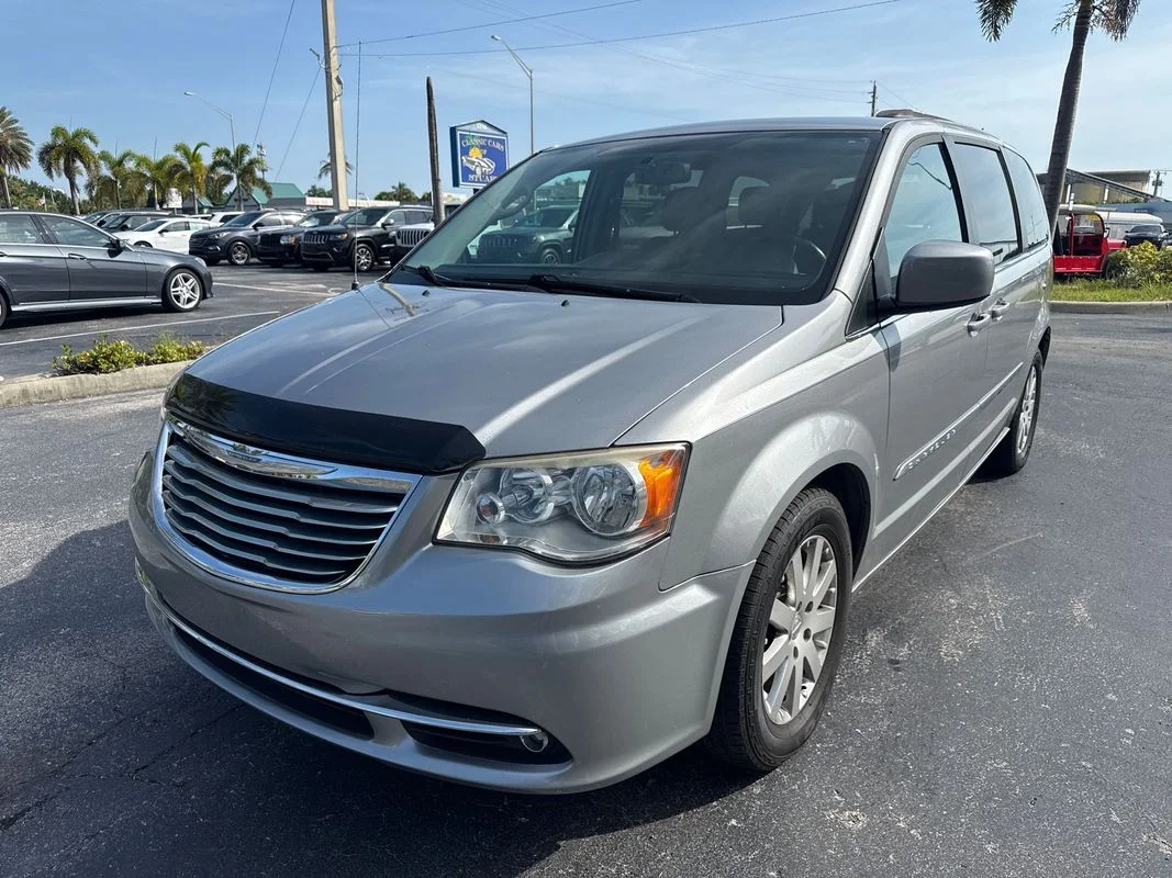 2016 Chrysler Town & Country Touring